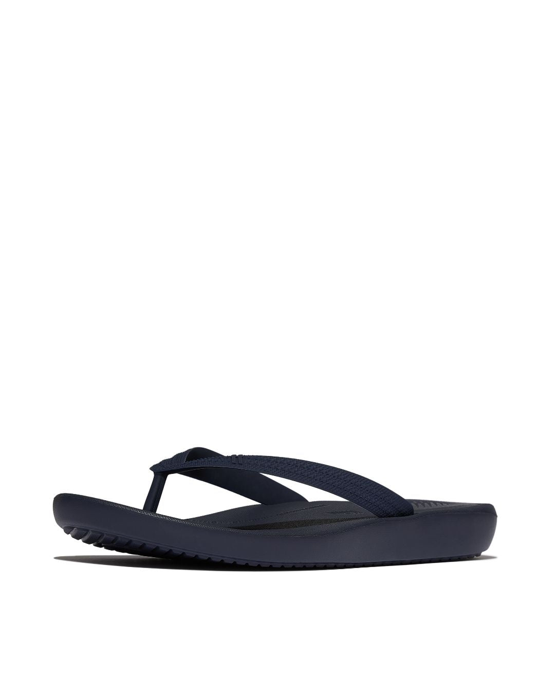 iQUSHION MENS TEXTURED-STRAP FLIP-FLOPS