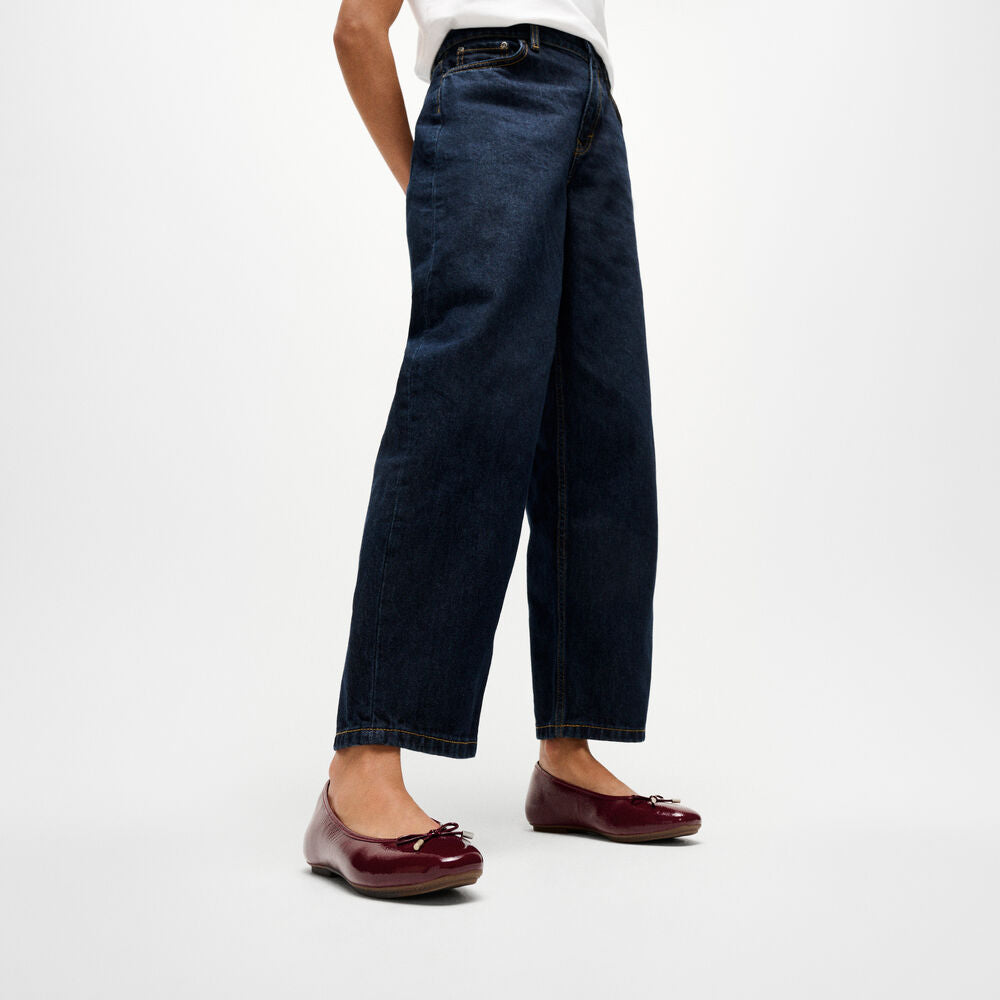 DELICATO BOW TEXTURED PATENT-LEATHER BALLET FLATS