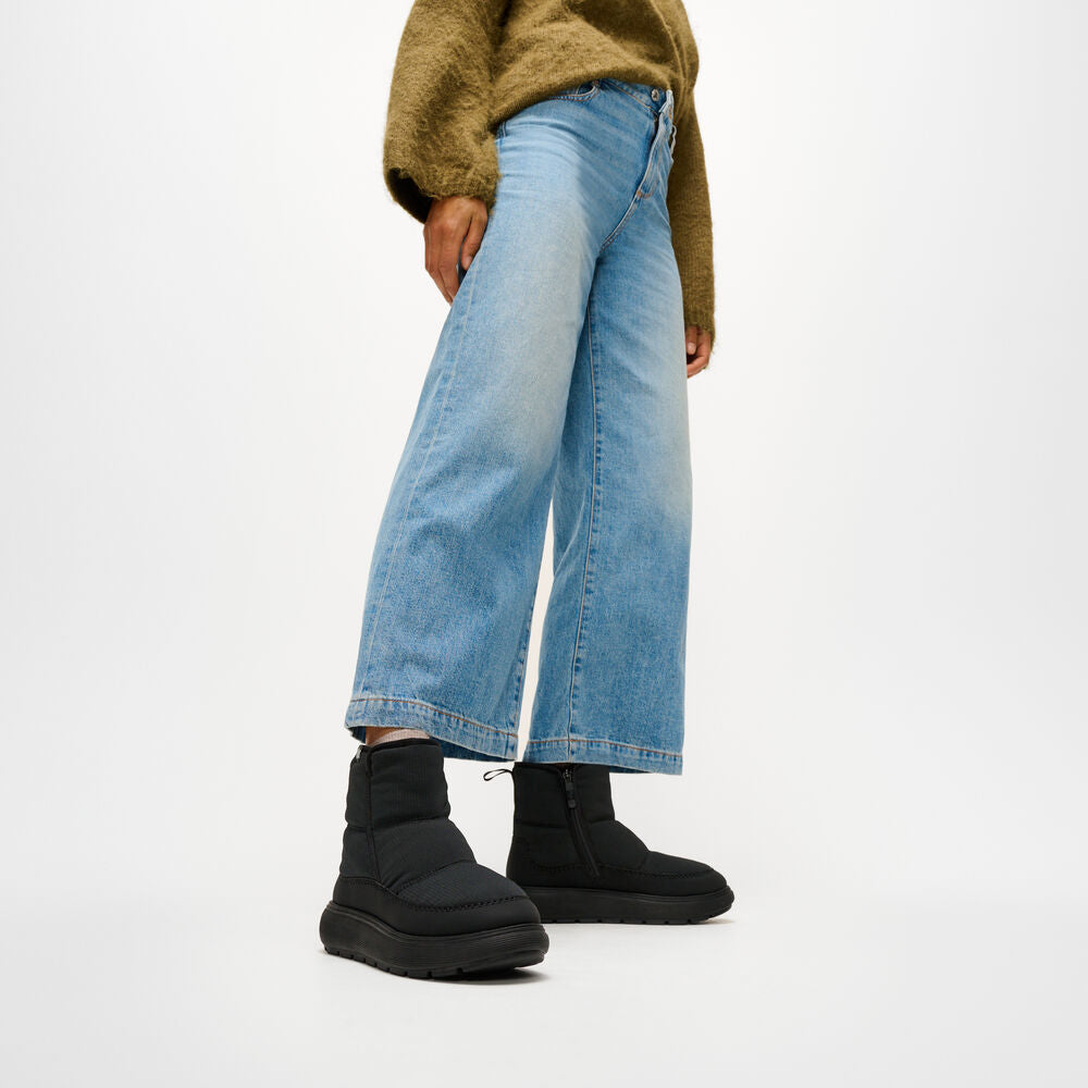 IQ-COMFF W/RESISTANT NYLON BOOTS