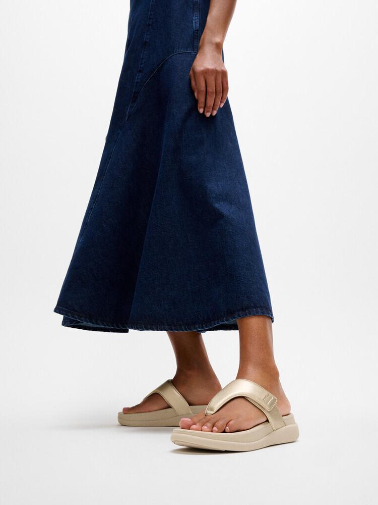 F-MODE GO ADJUSTABLE FLATFORM TOE-POST SANDALS
