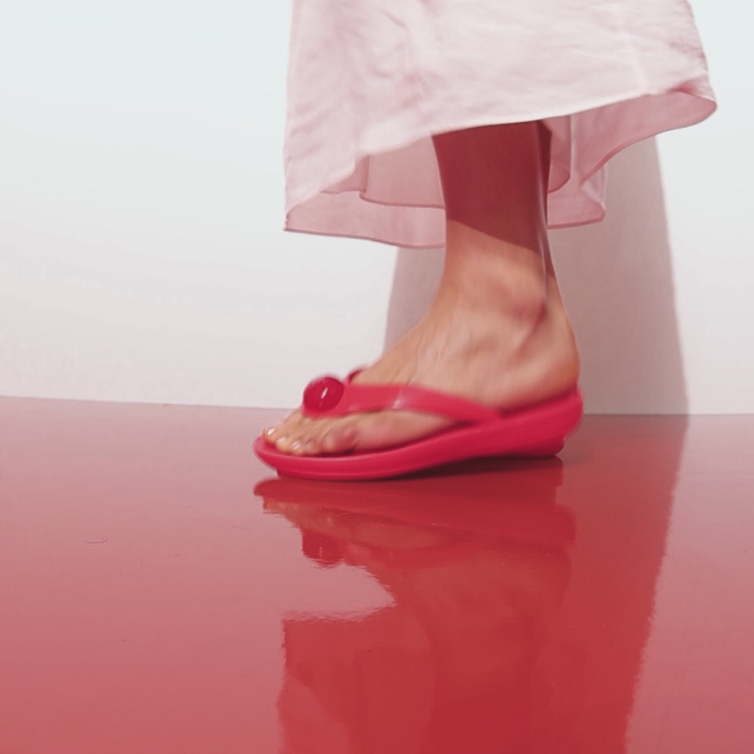 FITFLOP X KEITH HARING IQUSHION BUTTON FLIP-FLOPS